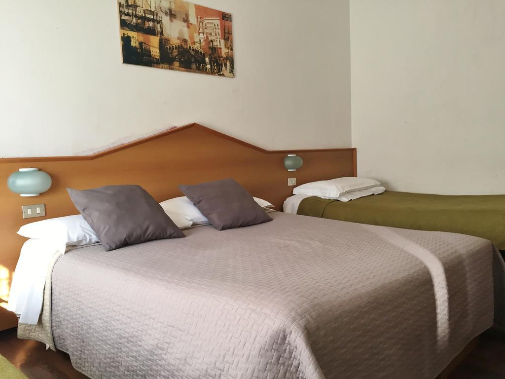 Hotel Ambra ミラノ エクステリア 写真