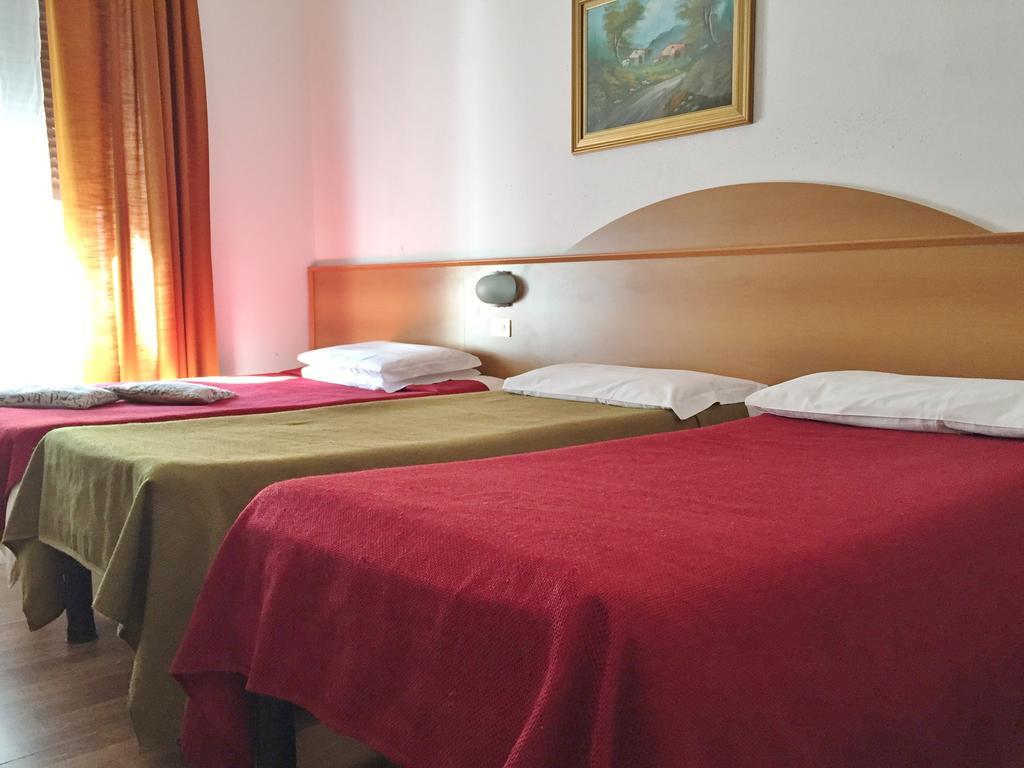 Hotel Ambra ミラノ エクステリア 写真